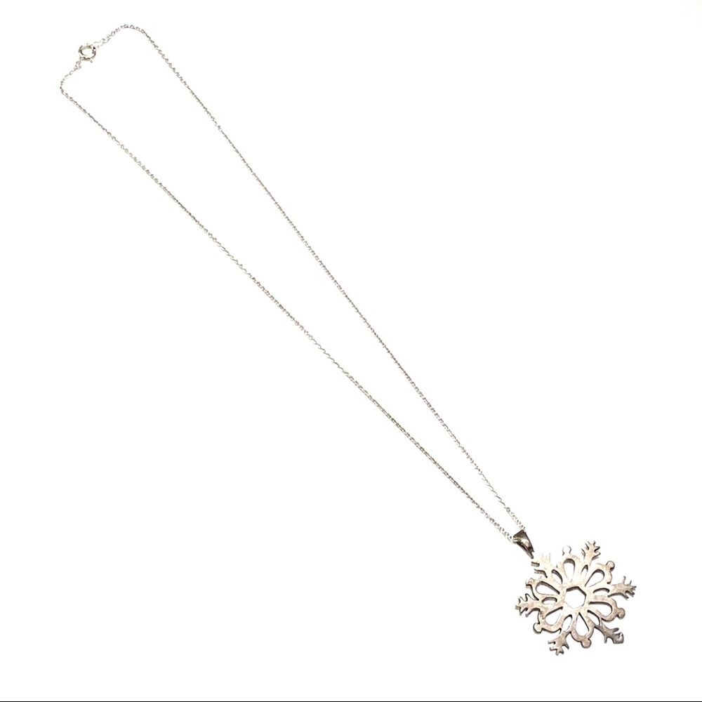 VINTAGE STERLING SILVER 925 SNOWFLAKE CHARM HOLIDAY CHRISTMAS NECKLACE